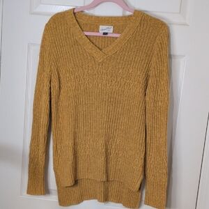 Universal Thread Women's V-Neck Sweater in Mustard, Oversized Small, Beautiful